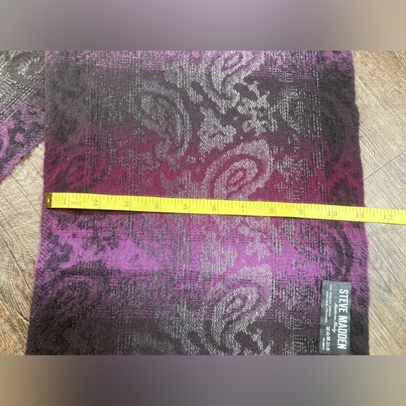Steve Madden Made in Italy Ombré Paisley Purple Gray Soft Scarf One Size - Picture 6 of 6